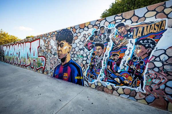 金八号配资 官方：亚马尔将在下赛季身穿巴萨10号球衣